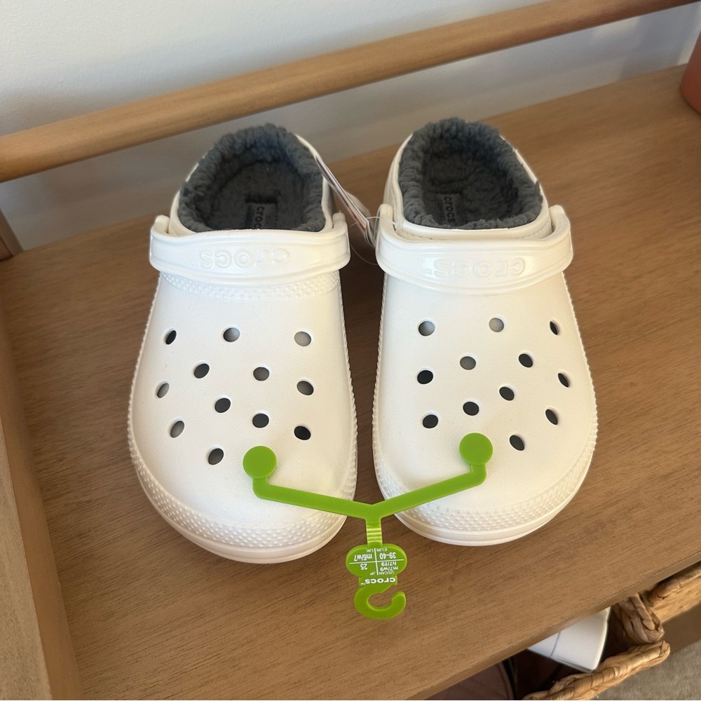 NWT CROCS Women’s 9, Men’s 7 Classic Lined Clog - Picture 8 of 16